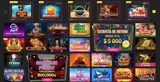Thi đấu esports sôi động với game thủ và ánh đèn trên sân khấu